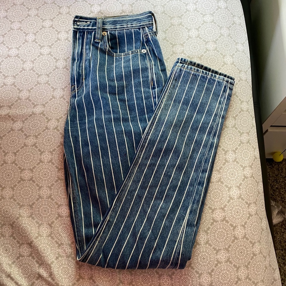 American Eagle Retro Indigo Stripped Mom Jeans